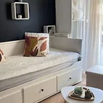 Charming For Two With Balcony In Lägenhet Antibes