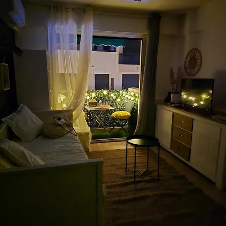 Appartamento Charming For Two With Balcony In