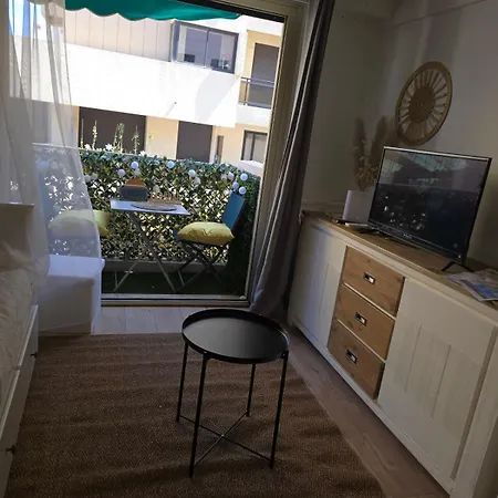 Charming For Two With Balcony In Antibes