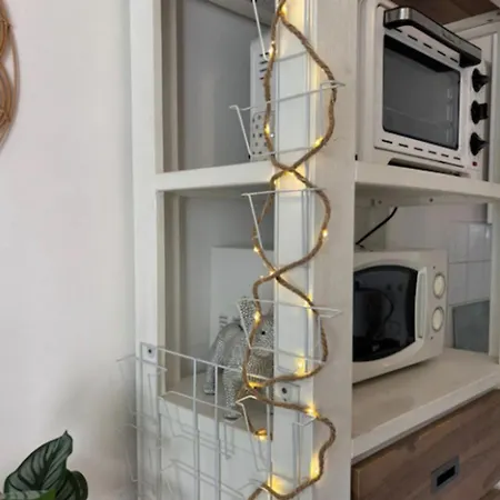 Charming For Two With Balcony In 앙티브