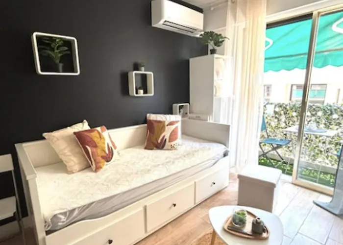 Charming For Two With Balcony In * Antibes